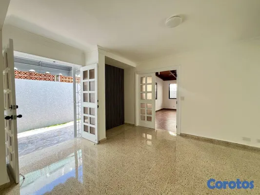 casas - Casa de 4 habitaciones 3 baños en alquiler en Viej 13