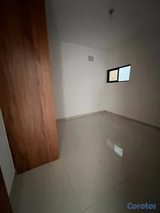 RENTO AMPLIO APARTAMENTO FRENTE AL MAR