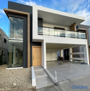 .Residencial Doña Idalia | Casa con Terraza y Marquesina Doble

