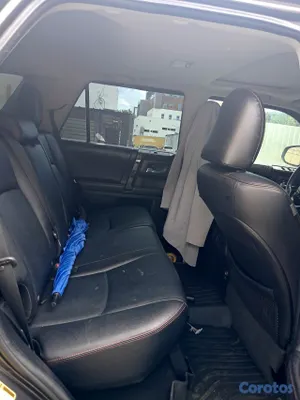 jeepetas y camionetas - JEEP TOYOTA 4RUNNER, PREMIUM AÑO 2017, 4X4, FULL PARA MONTIAR, BIEN CUIDADA... 7