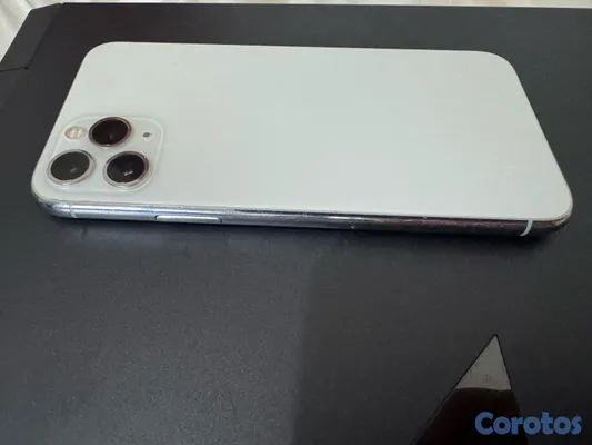 celulares y tabletas - Iphone 11 pro, con bateria al 100% distintos cover, desbloqueado, 256 GB. 2