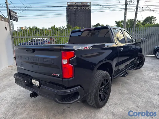 jeepetas y camionetas - CHEVROLET SILVERADO RST 2022 DIESEL 4X4 2