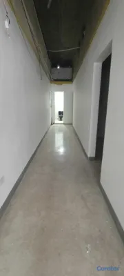 oficinas y locales comerciales - En La Rómulo, local de 130mts en segundo nivel 3