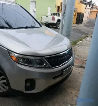 jeepetas y camionetas - Kia sorento 2015 de cuatro cilindros 
