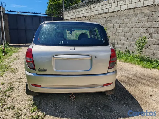 carros - Daihatsu Sirion año 2003 3