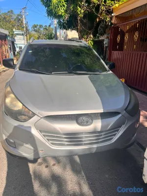 jeepetas y camionetas - Hyundai Tucson 2013 cm nueva 7