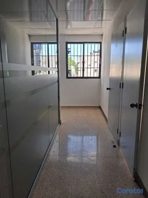 oficinas y locales comerciales - Alquilo Local 65 mts  3er piso para oficina en la  7