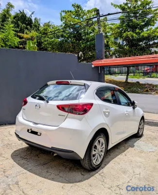 carros - Mazda Demio 2020 8