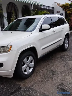 jeepetas y camionetas - Grand Cherokee Laredo 4x4 2011 3