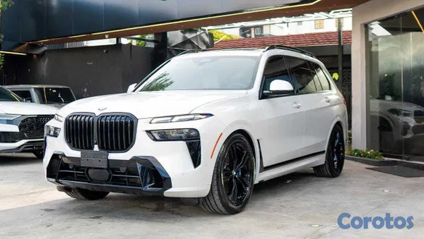 jeepetas y camionetas - BMW X7 xDRIVE40i M PACKAGE 2023 | 4X4 | 3 FILAS |  2
