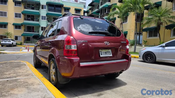 jeepetas y camionetas - Hyundai Tucson 2007 - vendo por cambio a más moder 6