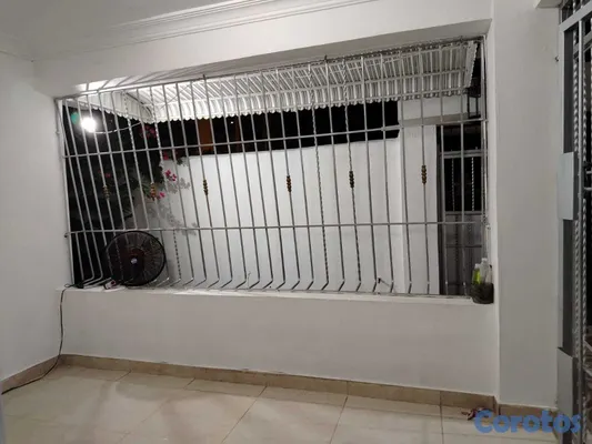 casas - CASA RENTA EN SANTO DOMINGO ESTE RES. LUZ MARIA 10