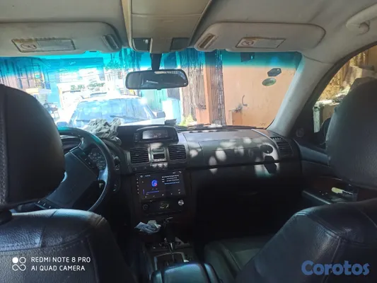 jeepetas y camionetas - SE VENDE Jeepeta ssamgyong Rexton 2004 motor 2jz Toyota Lexus recién instalado 8