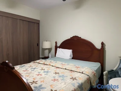 Espalda de Cama con Piecera (Cama y Mesa de Noche)