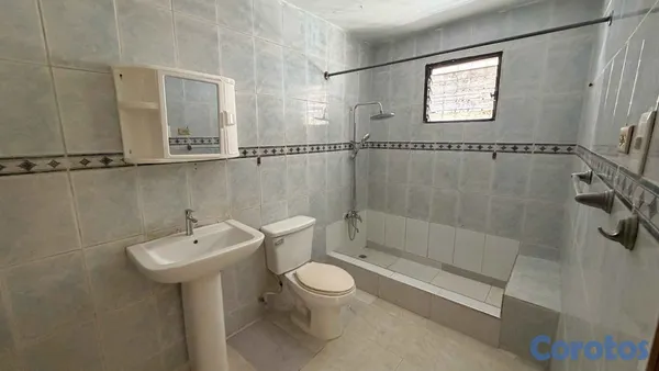 casas - Casa en 2do nivel de 4 habitaciones en Lucerna Fre 3