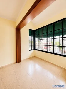 OFERTA! Venta de Apartamento Amplio en Renacimient