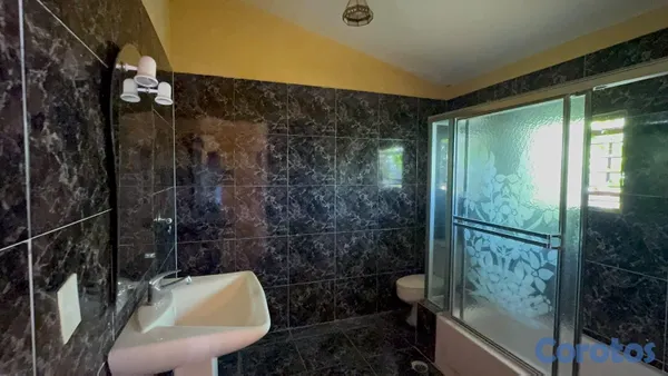 casas - Casa de 4 Habitaciones en Alquiler en Herrera con 7 Parqueos 9