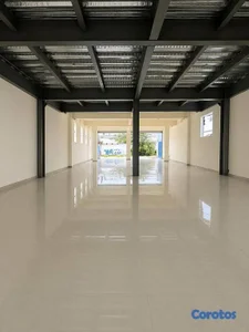 Local de 200mt2 en alquiler en Urbanización Fernan