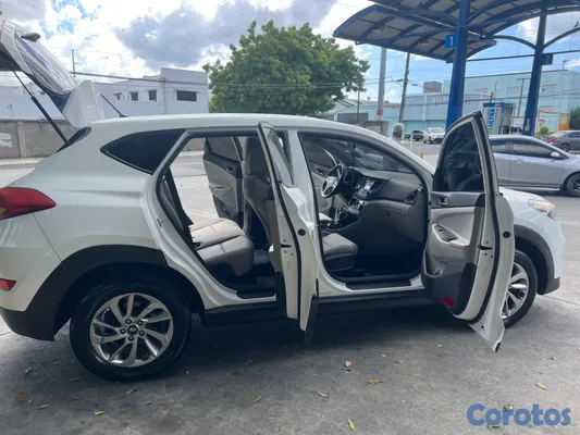 jeepetas y camionetas - Hyundai Tucson 2018 SE 4x4 2
