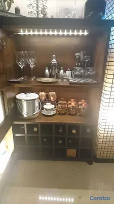 decoración y accesorios - Mueble bar. Necesita mantenimiento. 2