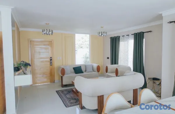 casas - Casa de dos niveles en el Km.14 Autopista Duarte 4