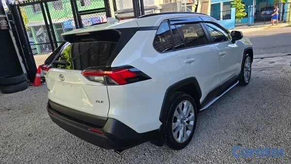 jeepetas y camionetas - 1,600,000 es la XLE PRIMIUN  2019 10