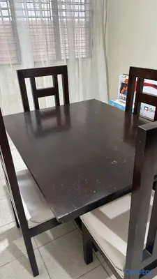 muebles y colchones - Comedor de pino tratado de 4 sillas  2