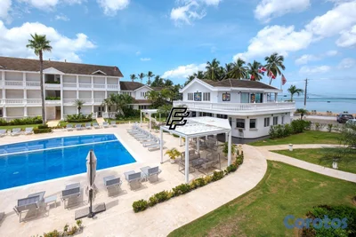 Alquiler: Penthouse Dúplex con Vista al Mar y Amenidades Premium
