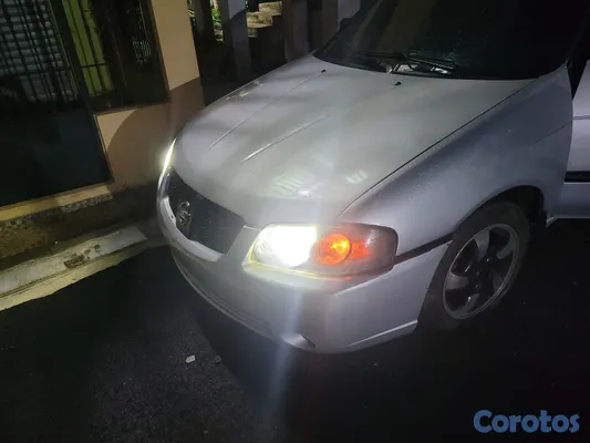 carros - Nissan Sentra B15 2005  11