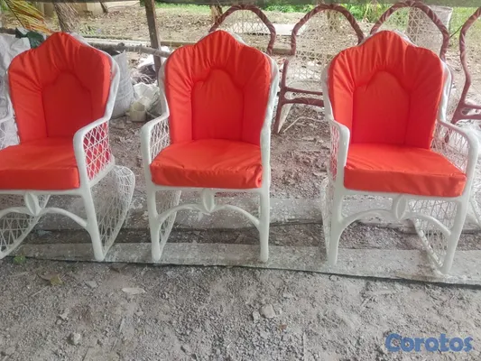 muebles y colchones - se vende juego de mesedora de fibra de vidrio blanco y caoba 2