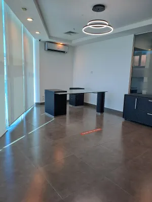 oficinas y locales comerciales - Alquilo oficina  edifcorporativo arroyo hondo viej 7