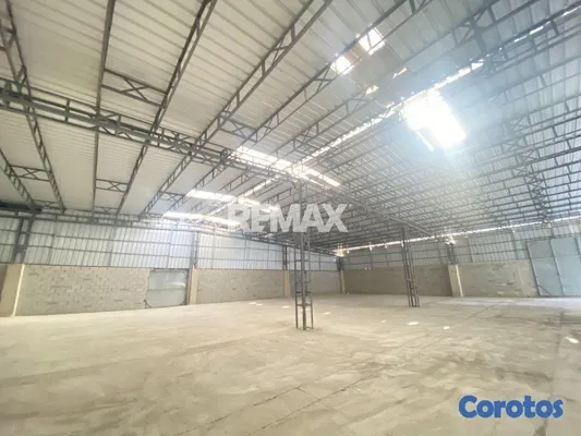 oficinas y locales comerciales - Nave industrial de 900mt2 en alquiler en Los Giras 7