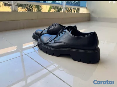 Zapatos Zara formales negros 