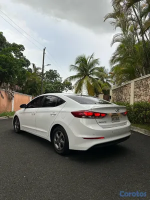 carros - HYUNDAI AVANTE 2018 NUEVO 8