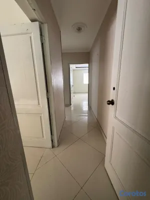apartamentos - vendo Evaristo Morales tercer nivel tres habitaciones 2.5 baños dos parqueos  7