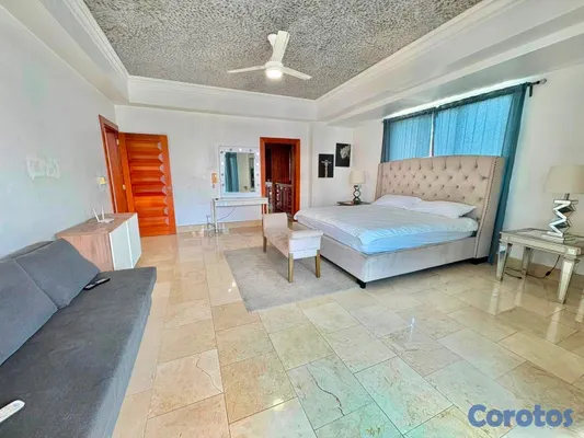 apartamentos - vendo PH Evaristo Morales amueblado 4 habitaciones con baño 3 parqueos terraza  2