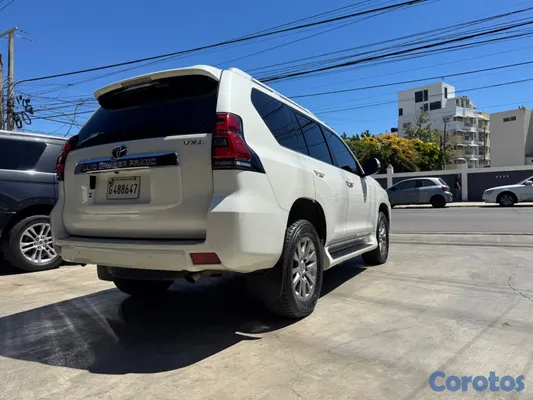 jeepetas y camionetas - TOYOTA LAND CRUISER PRADO VXL V6 GASOLINA 2020 8