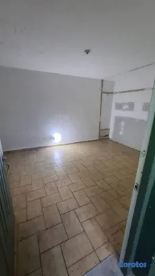 oficinas y locales comerciales - Local comercial de 700mt2 en alquiler en Jardines  5