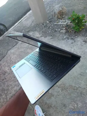 computadoras y laptops - Laptop Lenovo ideapad/ core i7/16GB DDR4/512GB SSD 4