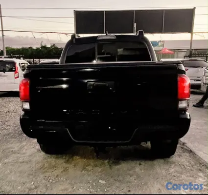 jeepetas y camionetas - Toyota tacoma sr5 2019 clean carfax  3