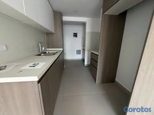 apartamentos - vendo nuevo Evaristo Morales piso 3 una habitación 1.5 baños parqueo área social 14