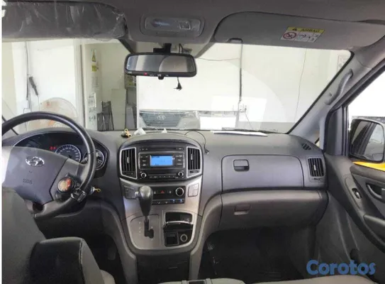 jeepetas y camionetas - HYUNDAI GRAND STAREX 2021 GRIS DIESEL 20