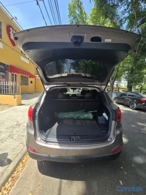 jeepetas y camionetas - Hyundai Tucson 2012 en excelente condición — RD$675,000 negociable D.N. 15
