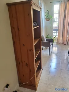 Precioso Librero en Madera de Acacia