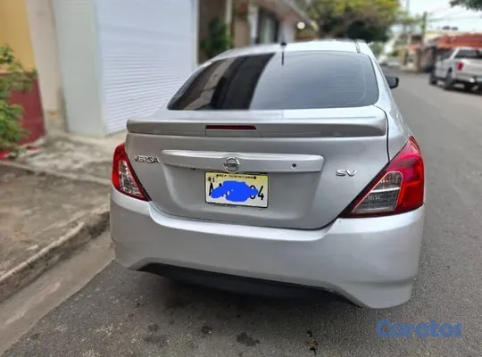 carros - Nissan Versa 2019 Americano en Venta 4