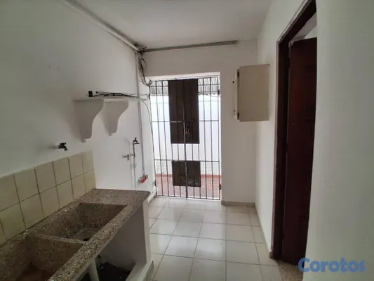 casas - Casa de 2 niveles en residencial cerrado en El Mil 5
