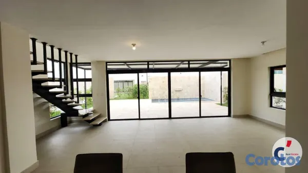 casas - Villa de Lujo de Dos Niveles con Piscina · Ref 140 14