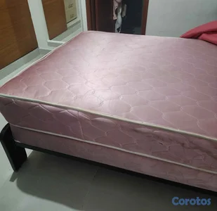 Vendo Colchon y base en optimas condiciones 