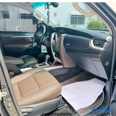jeepetas y camionetas - Toyota fortuner 2017 5