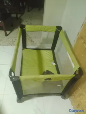 coches y sillas - Vendo un corral color verde, usado está venta por  5